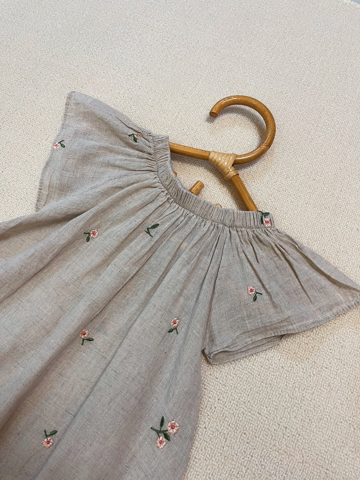 MONBEBE Embroidered Floral Romper