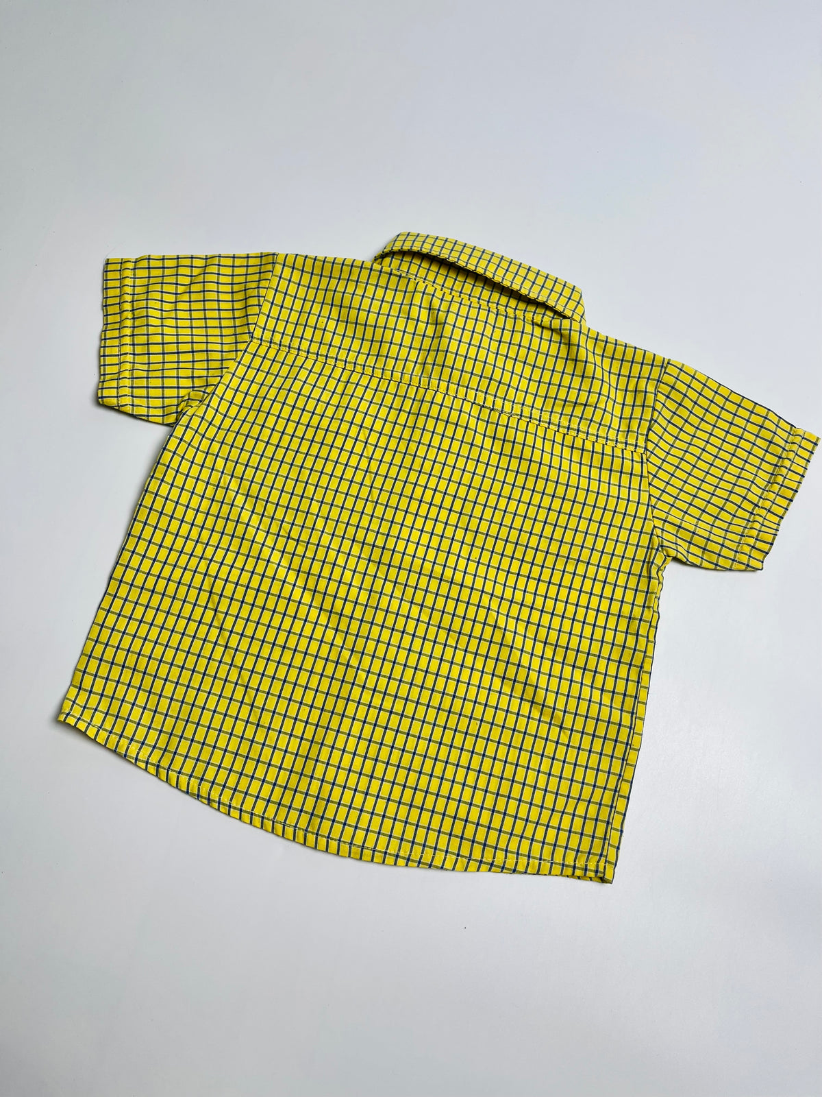 VINTAGE DISNEY - Finding Nemo Yellow Plaid Button-Up Shirt