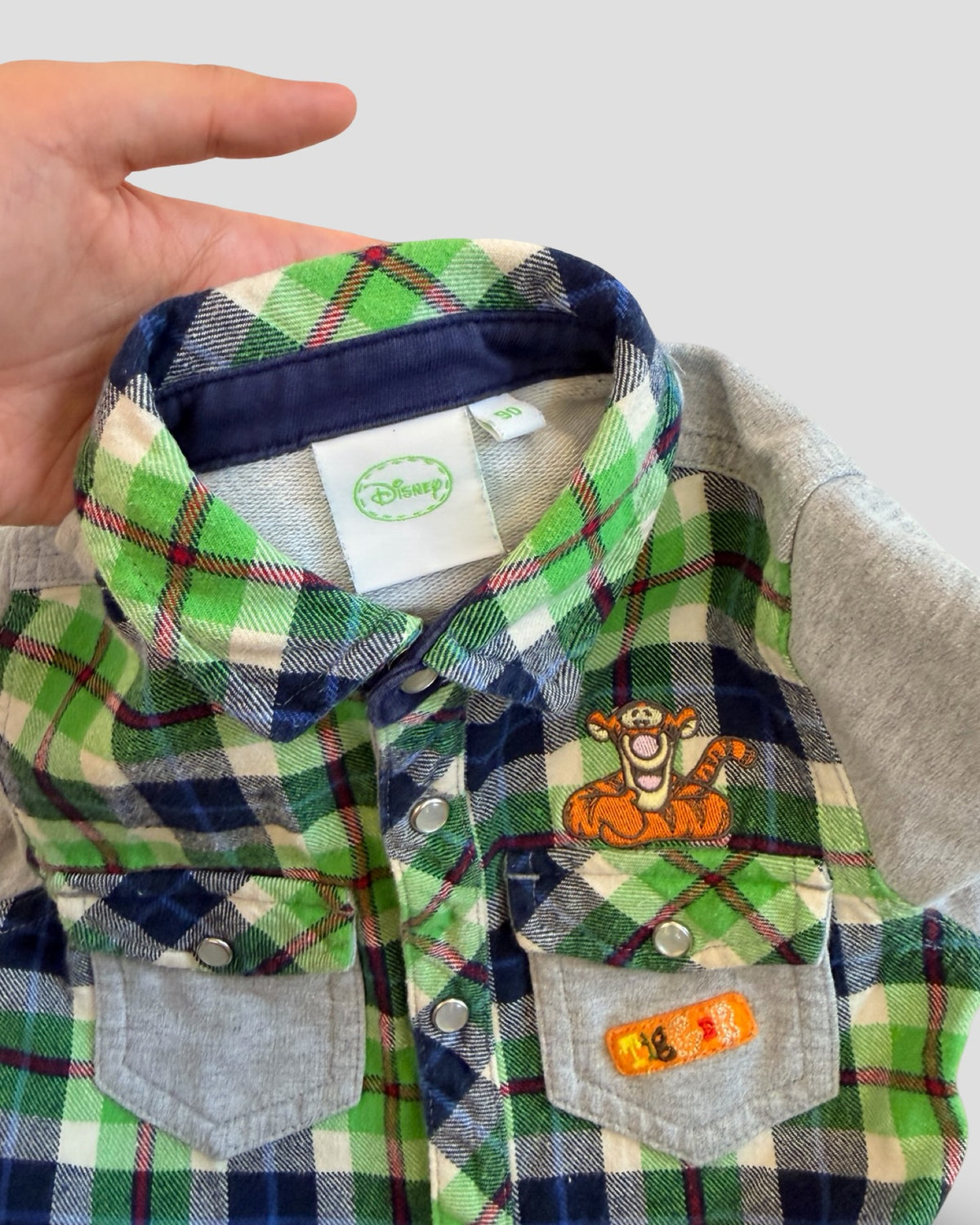 Disney tigger green flannel plaid long sleeve