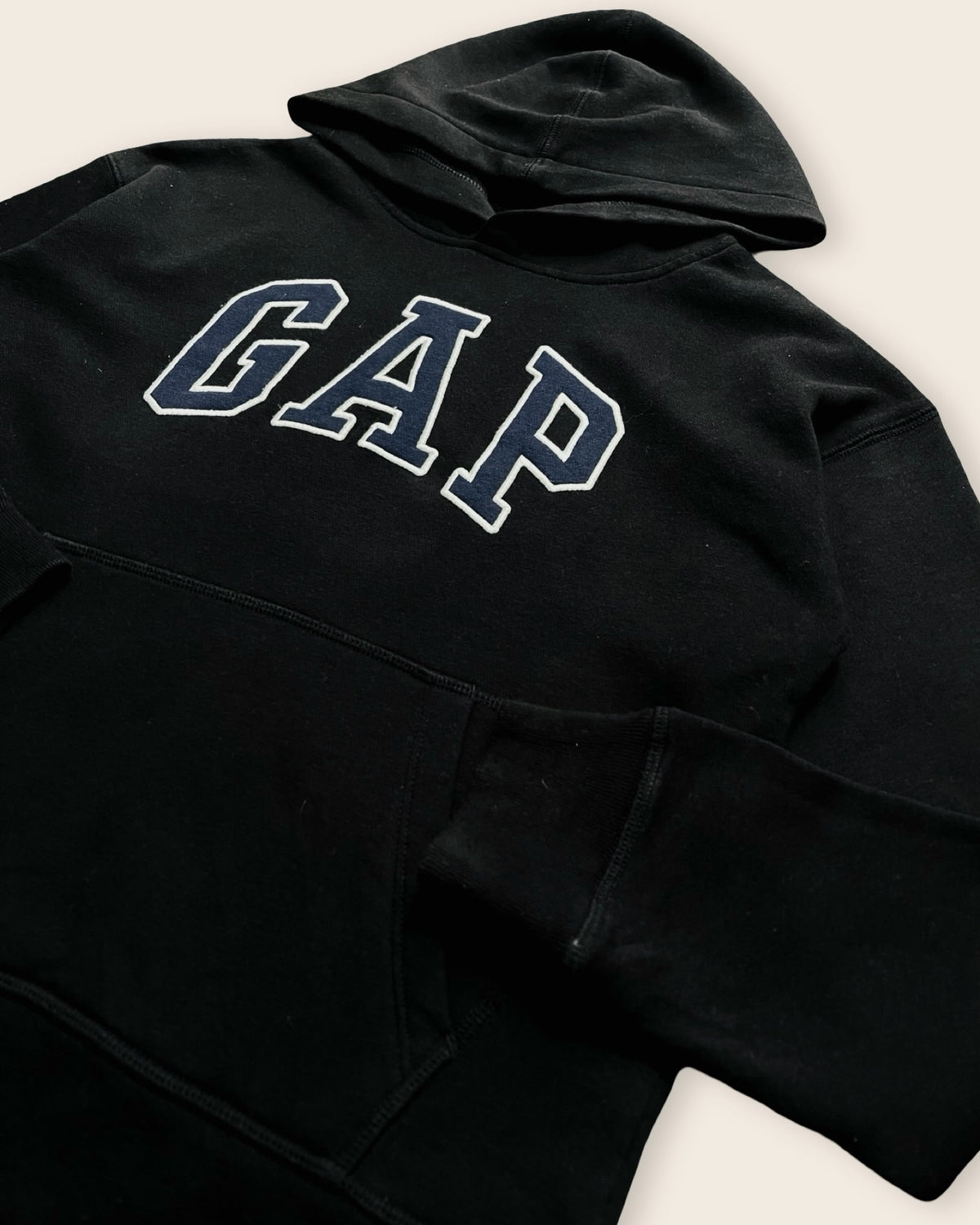 Gap long-sleeve pullover hoodie