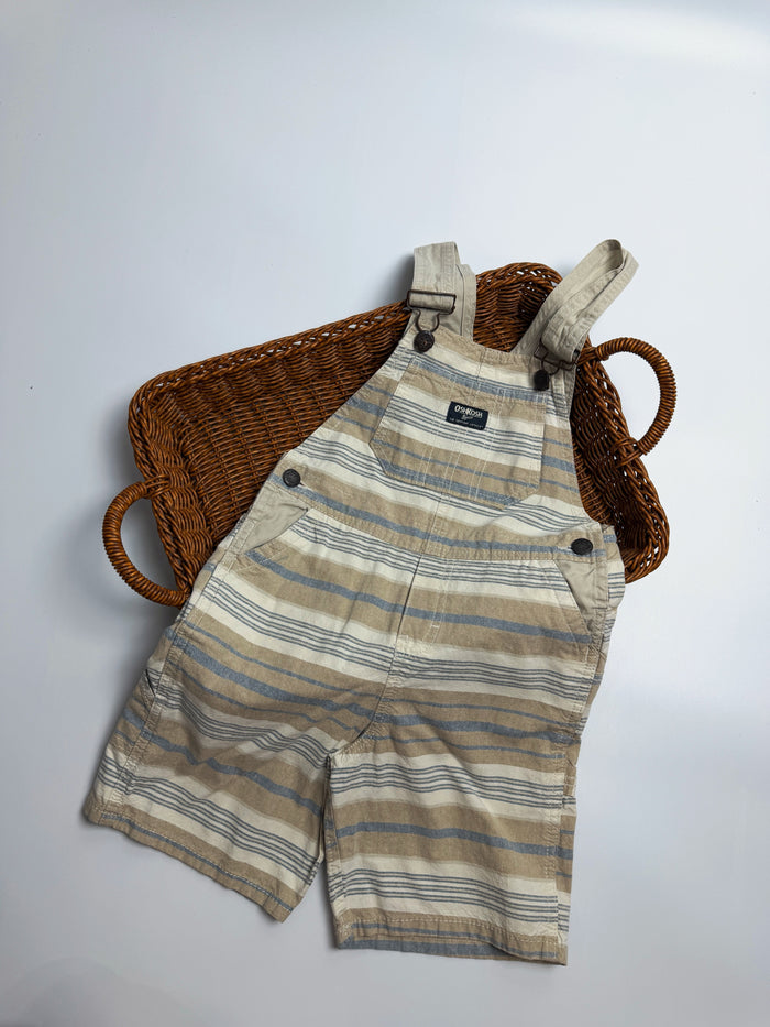 Striped overall shorts in a timeless neutral palette