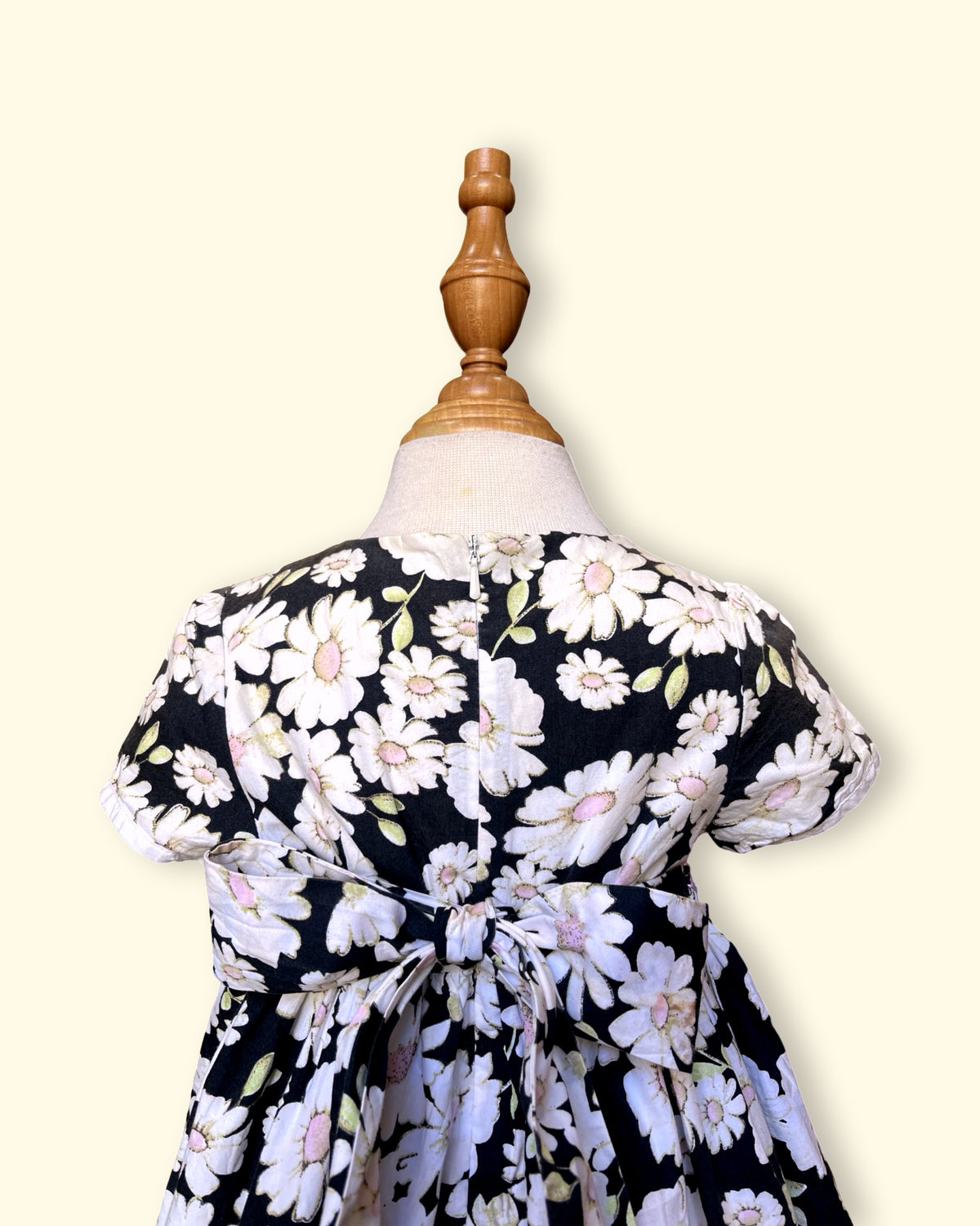 Vintage-Inspired Daisy Floral Smocked Dress
