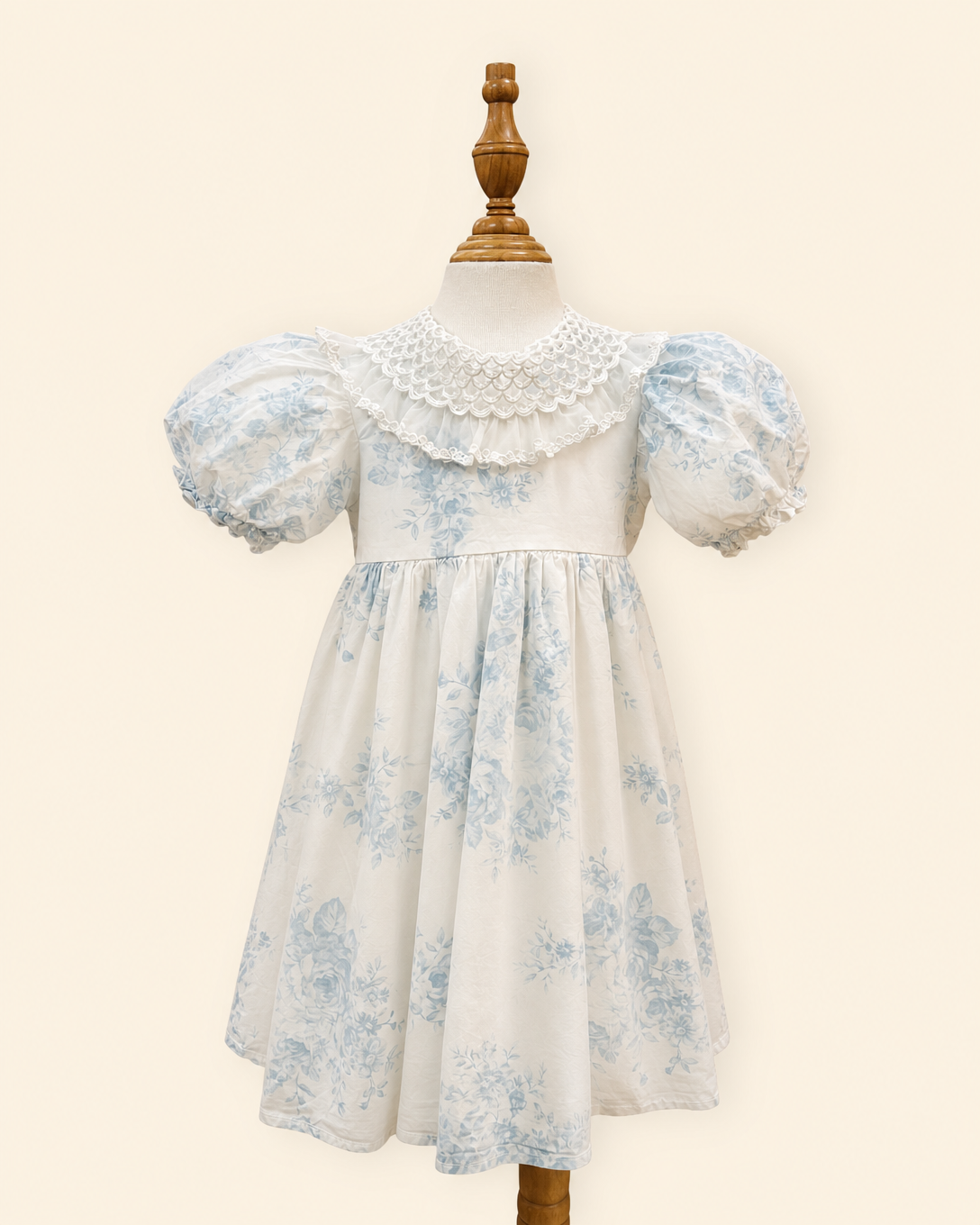 ANNE SHIRLEY - Vintage Blue Floral Puff Sleeve Lace Collar Dress