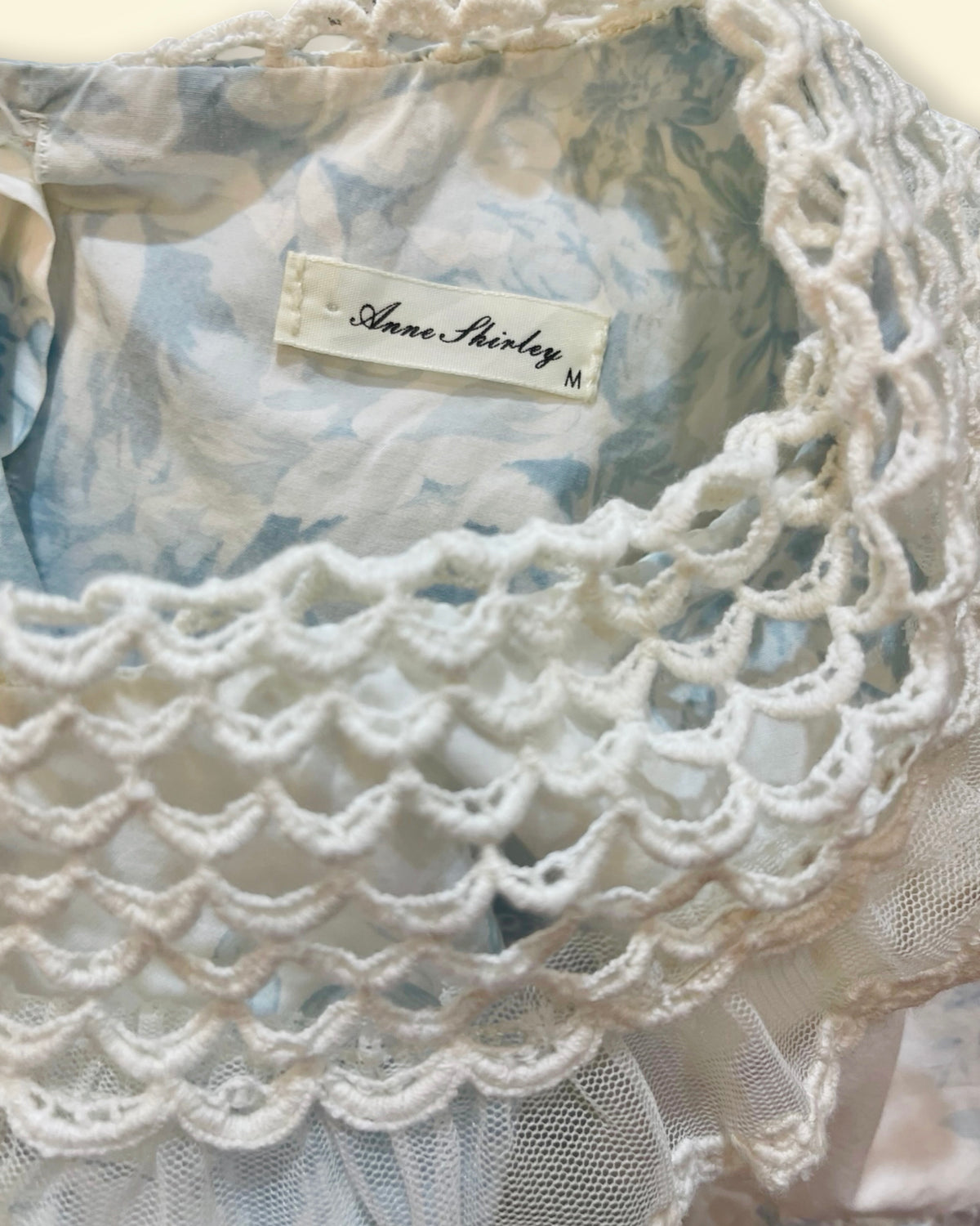 ANNE SHIRLEY - Vintage Blue Floral Puff Sleeve Lace Collar Dress