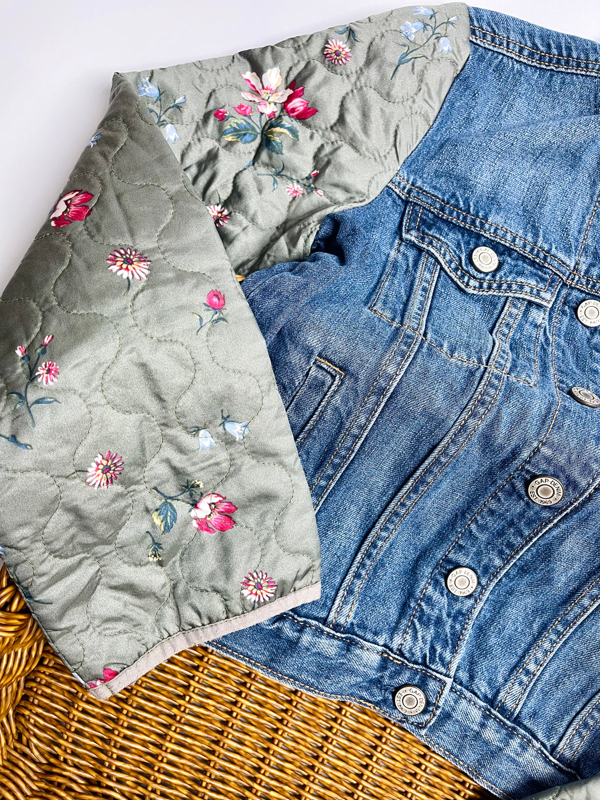 Vintage GAP Denim Jacket x Sarah Jessica Parker – Floral Quilted Sleeves