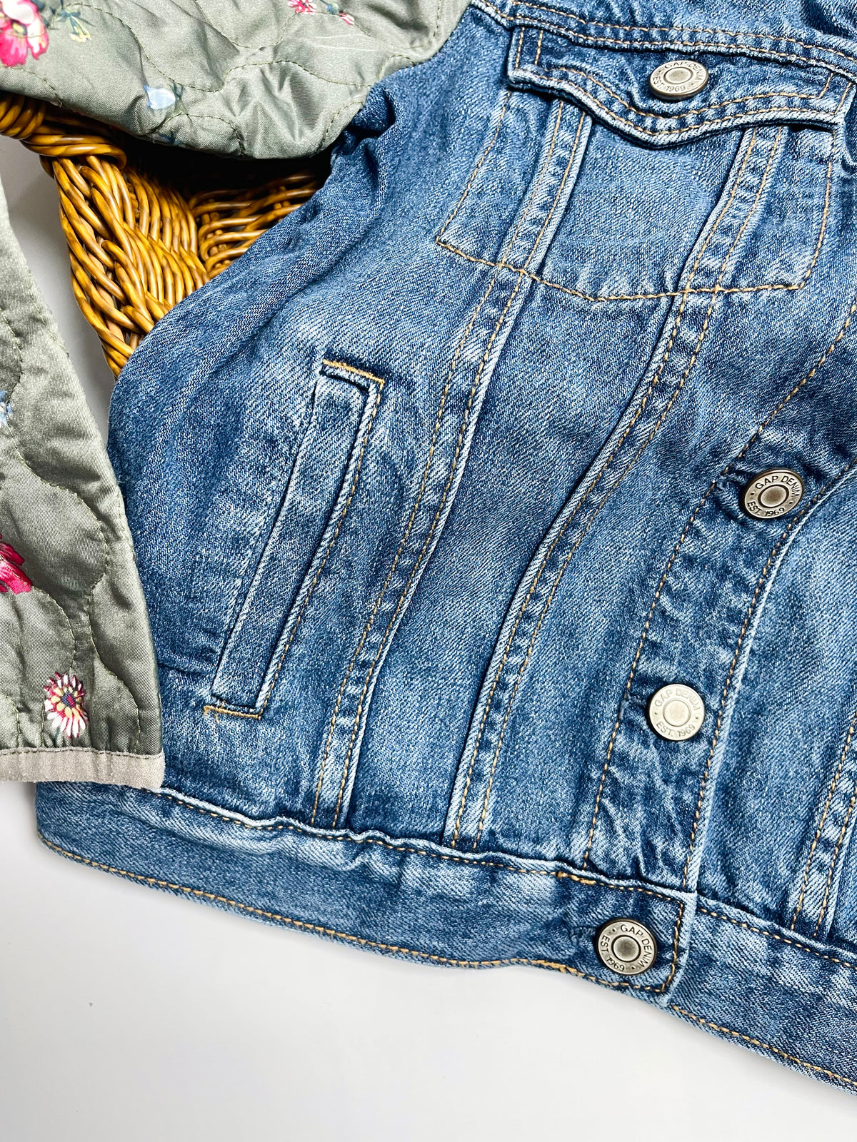 Vintage GAP Denim Jacket x Sarah Jessica Parker – Floral Quilted Sleeves