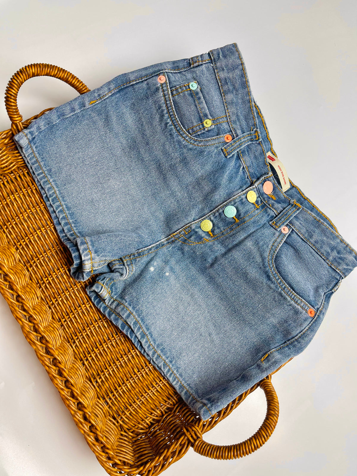 Levi’s Light Wash Color-Detail Denim Shorts