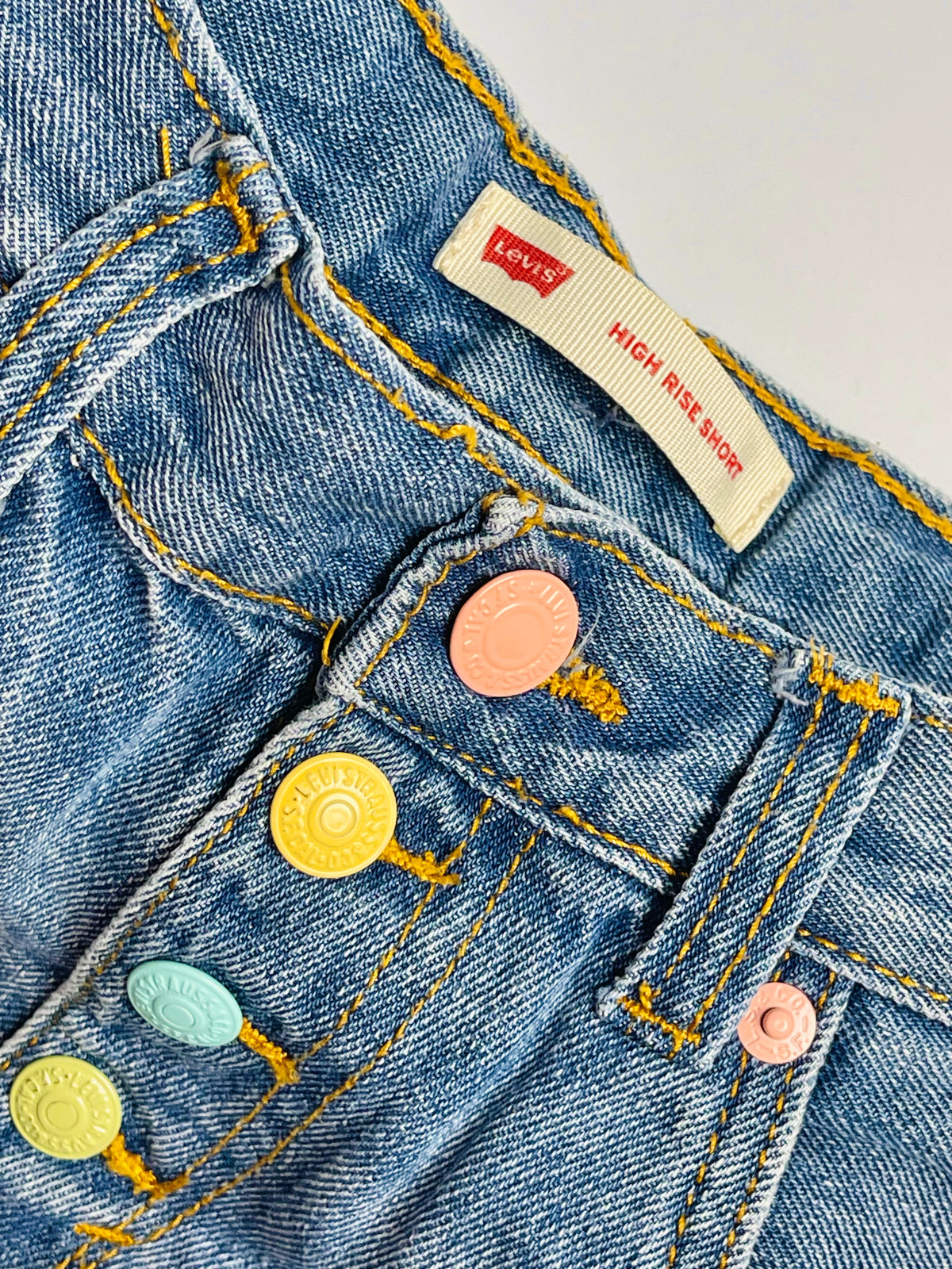 Levi’s Light Wash Color-Detail Denim Shorts